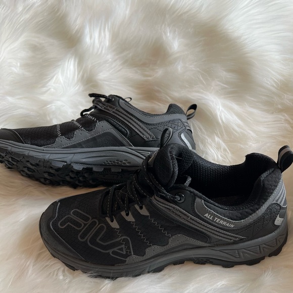 Men’s black Fila sneakers size 10 - Picture 4 of 7